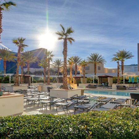 לאס וגאס The Fantasy Suite Mgm Signature Pool View מראה חיצוני תמונה