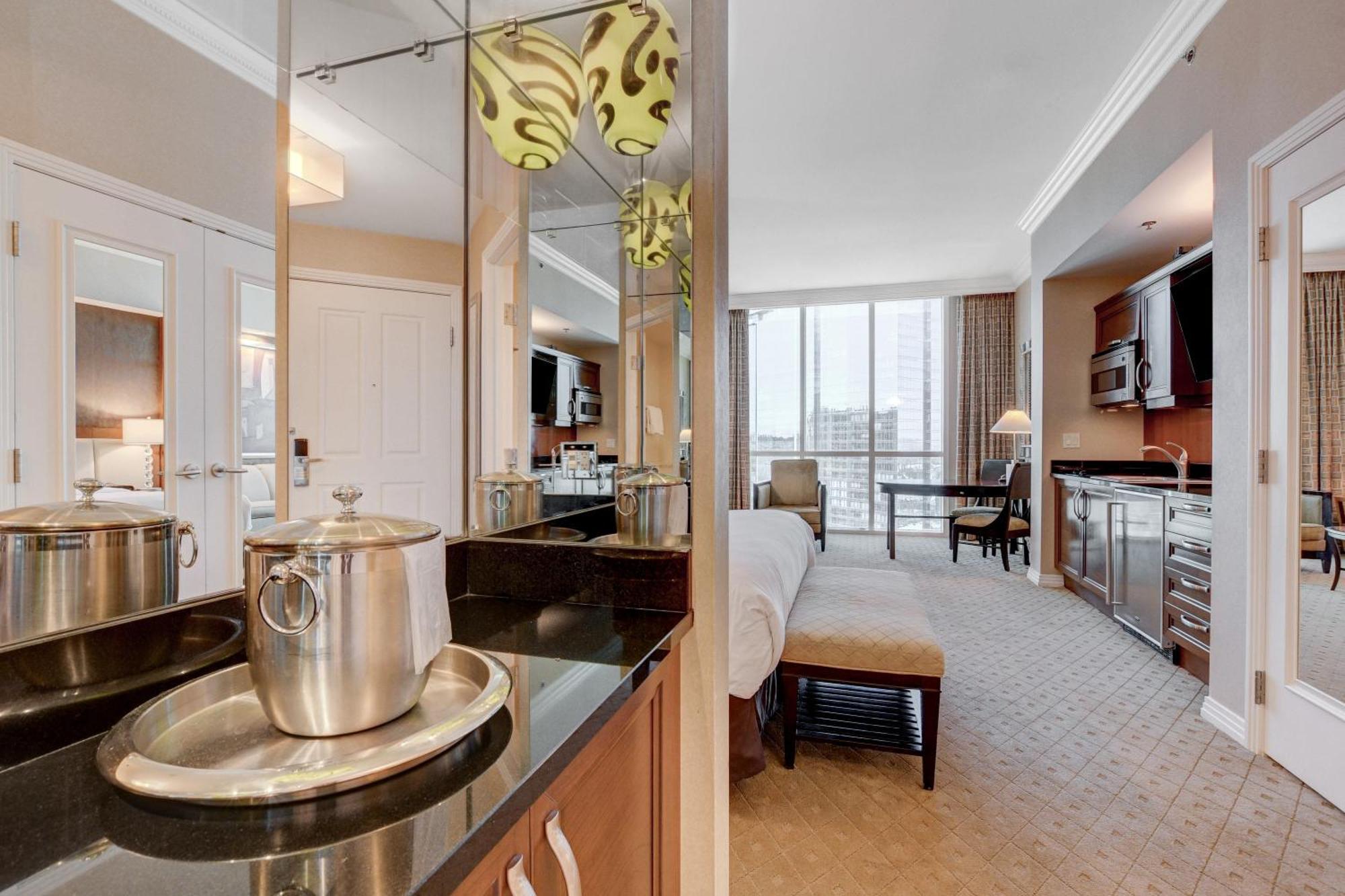 לאס וגאס The Fantasy Suite Mgm Signature Pool View מראה חיצוני תמונה